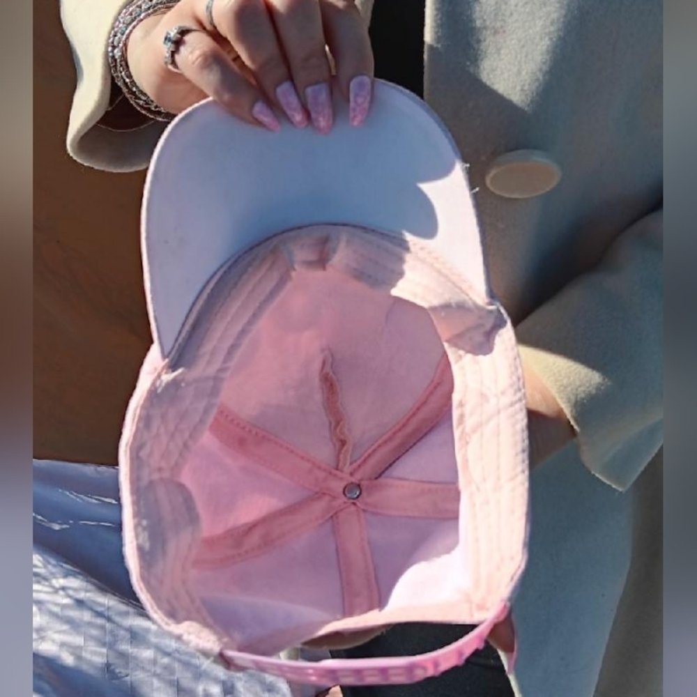 Pink "baby" hat - Picture 4 of 4